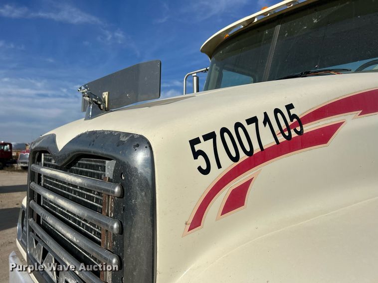 image for item EV9396 2007 Mack CV513  ready mix truck