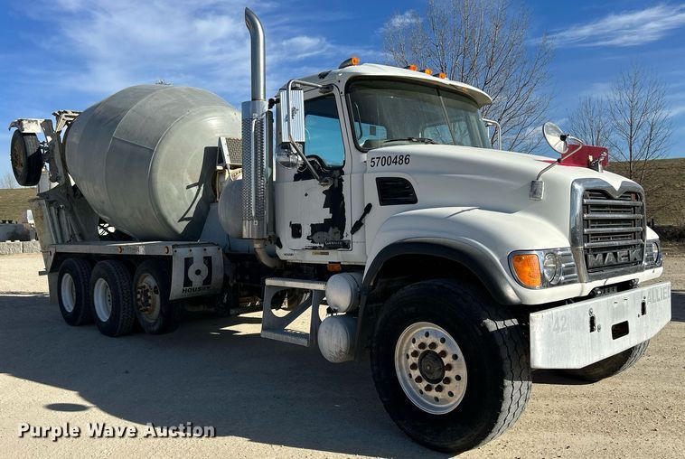 image for item EV9397 2004 Mack CV513  ready mix truck