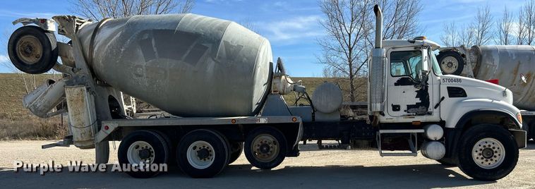 image for item EV9397 2004 Mack CV513  ready mix truck