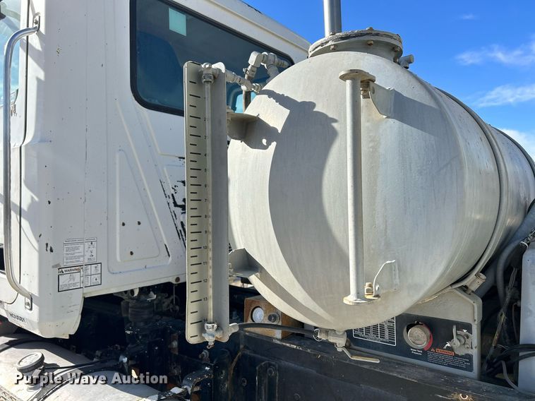 image for item EV9397 2004 Mack CV513  ready mix truck