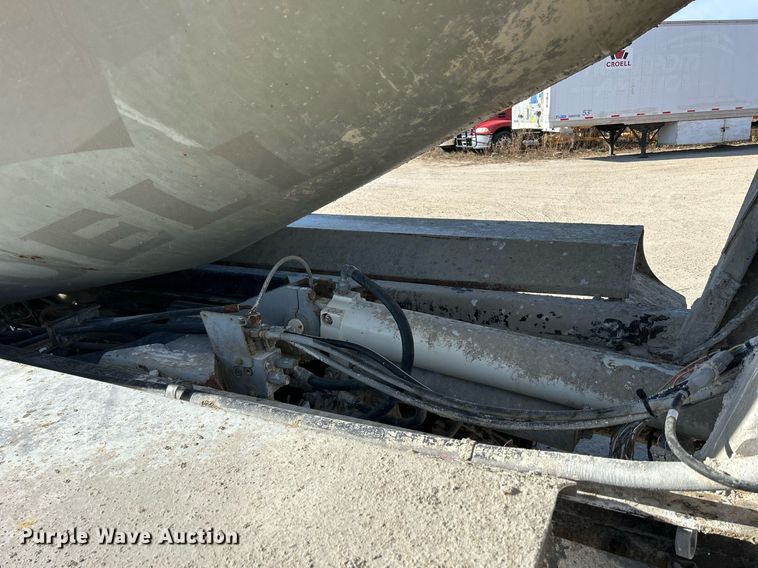 image for item EV9397 2004 Mack CV513  ready mix truck