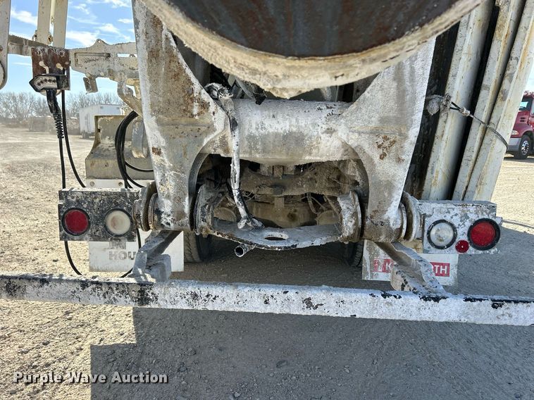 image for item EV9397 2004 Mack CV513  ready mix truck