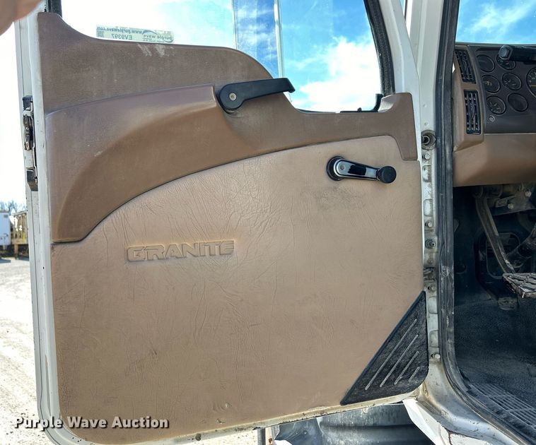 image for item EV9397 2004 Mack CV513  ready mix truck