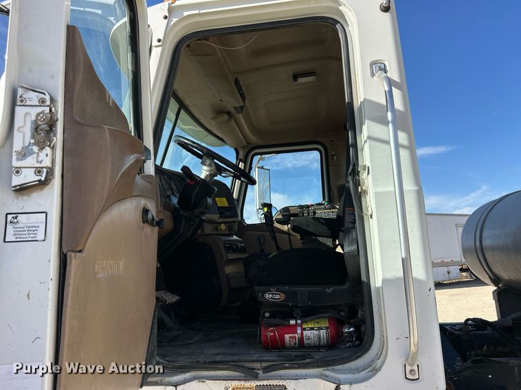 image for item EV9397 2004 Mack CV513  ready mix truck