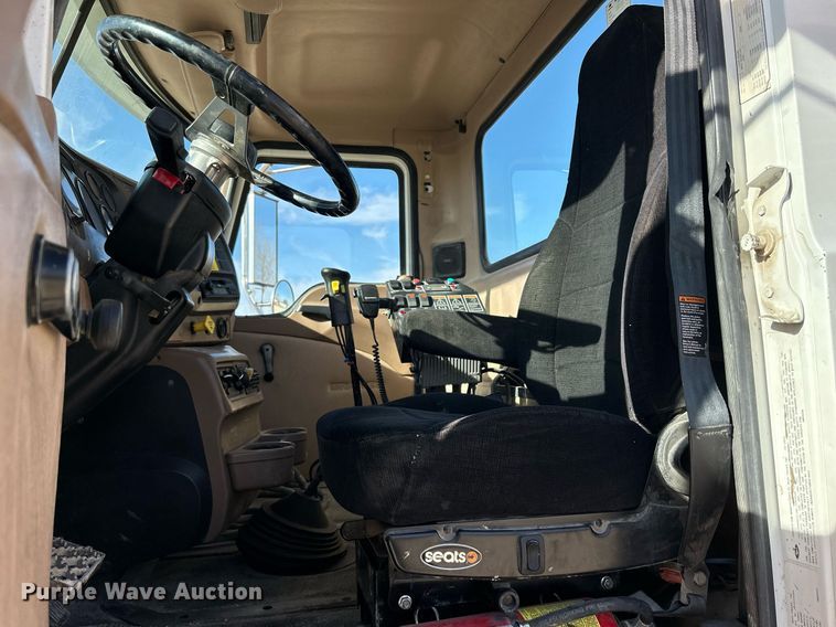 image for item EV9397 2004 Mack CV513  ready mix truck