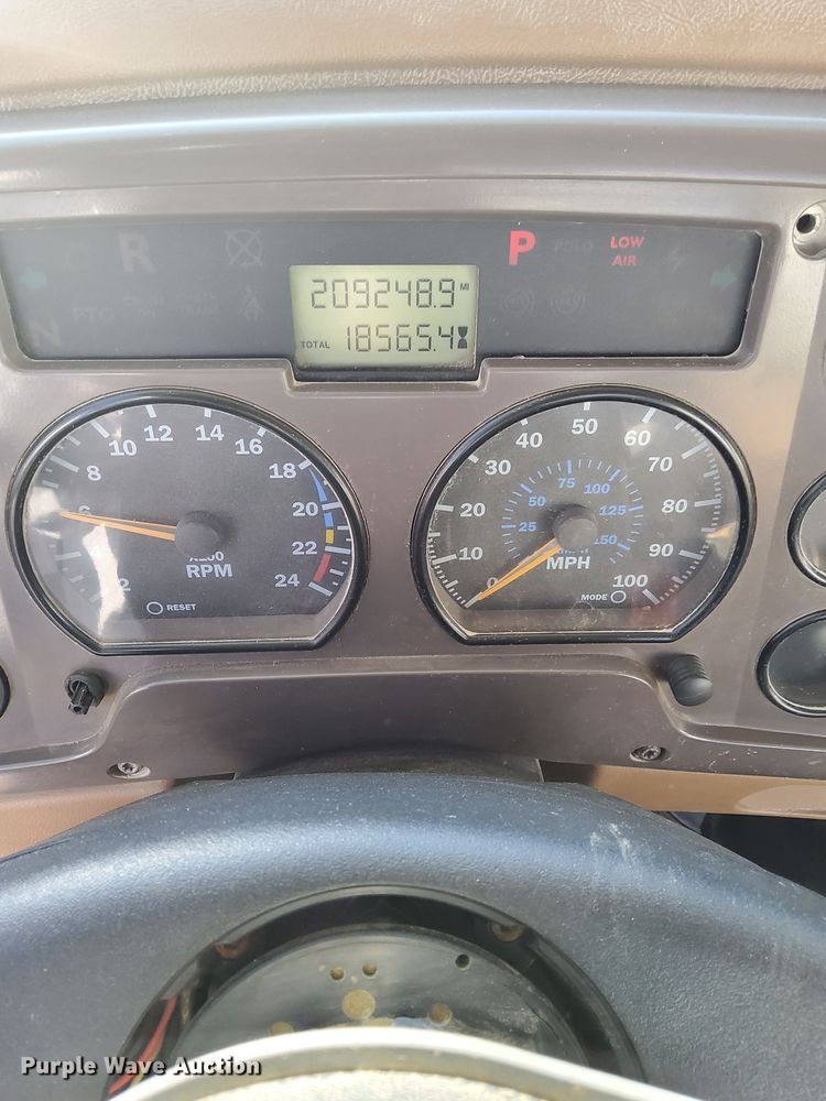 image for item EV9397 2004 Mack CV513  ready mix truck