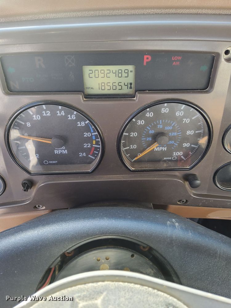 image for item EV9397 2004 Mack CV513  ready mix truck