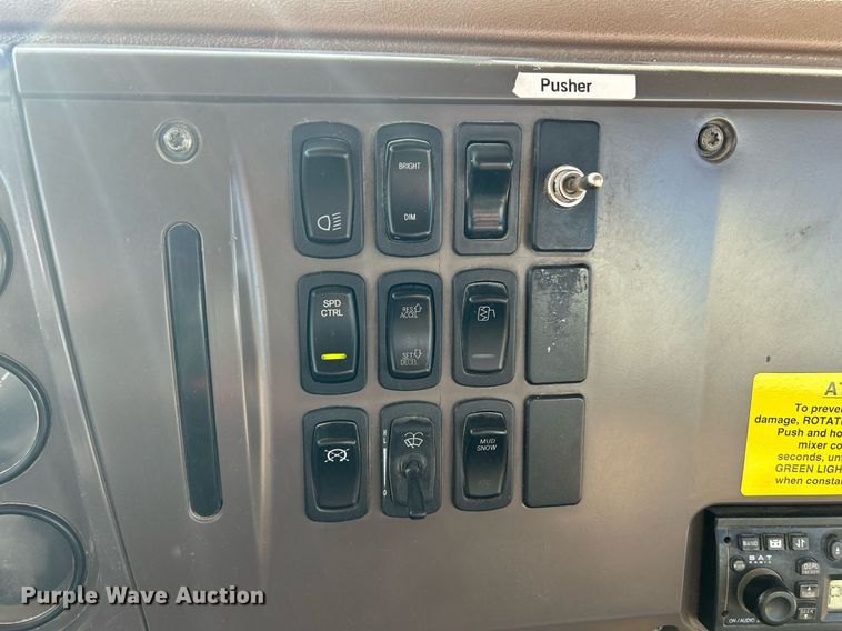 image for item EV9397 2004 Mack CV513  ready mix truck