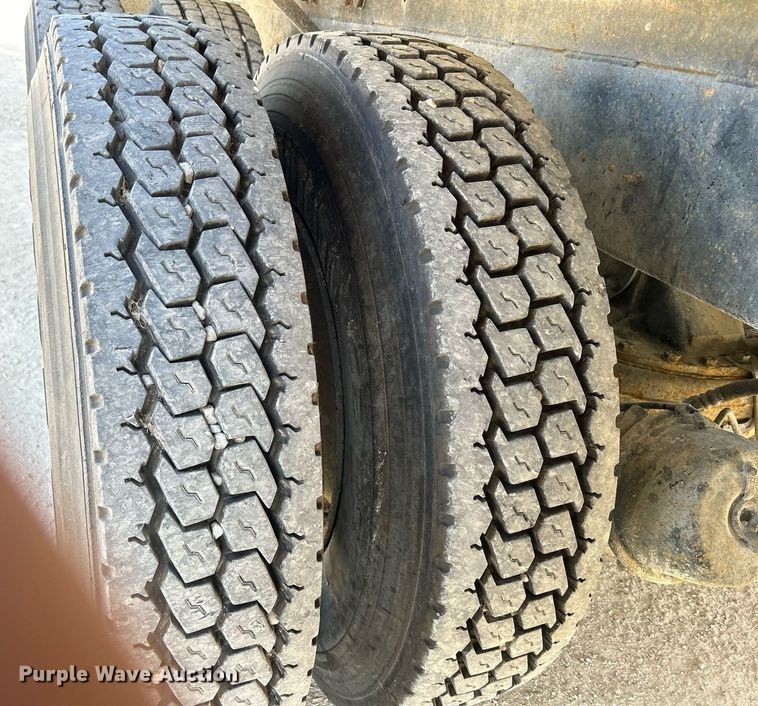 image for item EV9397 2004 Mack CV513  ready mix truck