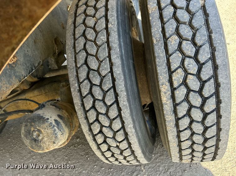 image for item EV9397 2004 Mack CV513  ready mix truck