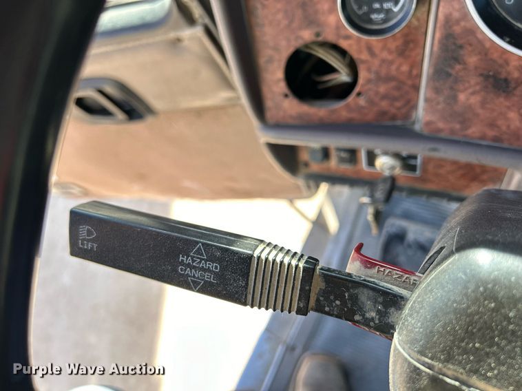 image for item EV9398 2003 Kenworth W900  ready mix truck