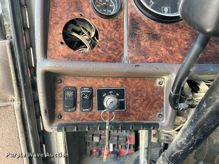 image for item EV9398 2003 Kenworth W900  ready mix truck