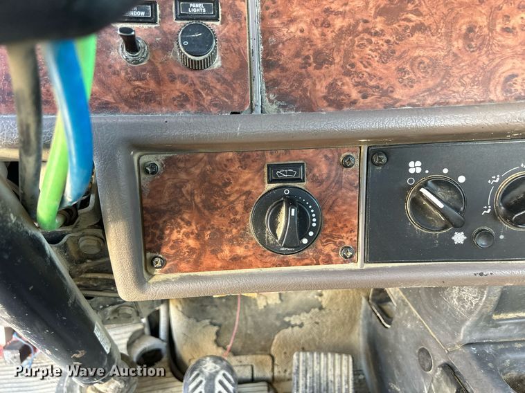 image for item EV9398 2003 Kenworth W900  ready mix truck