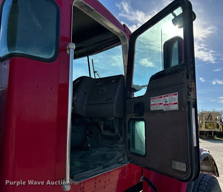 image for item EV9398 2003 Kenworth W900  ready mix truck