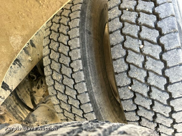 image for item EV9398 2003 Kenworth W900  ready mix truck