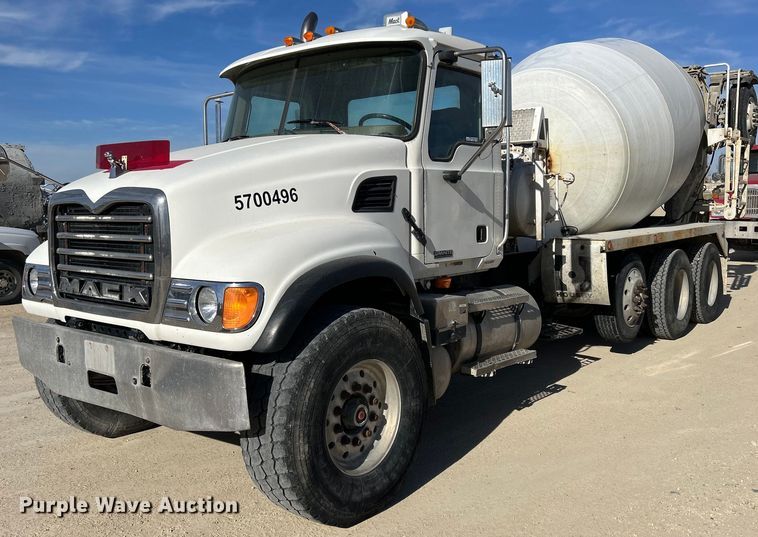 image for item EV9400 2004 Mack CV513  ready mix truck