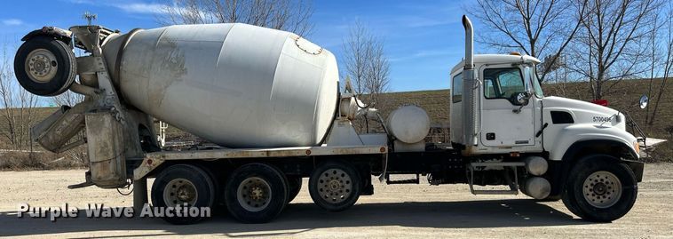 image for item EV9400 2004 Mack CV513  ready mix truck