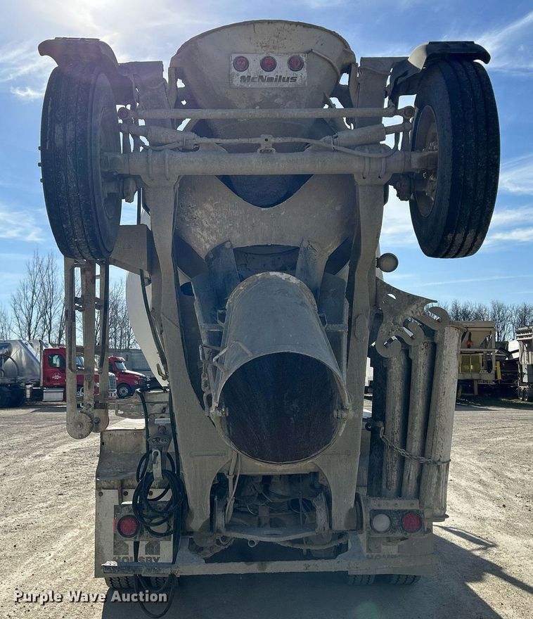 image for item EV9400 2004 Mack CV513  ready mix truck