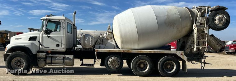 image for item EV9400 2004 Mack CV513  ready mix truck