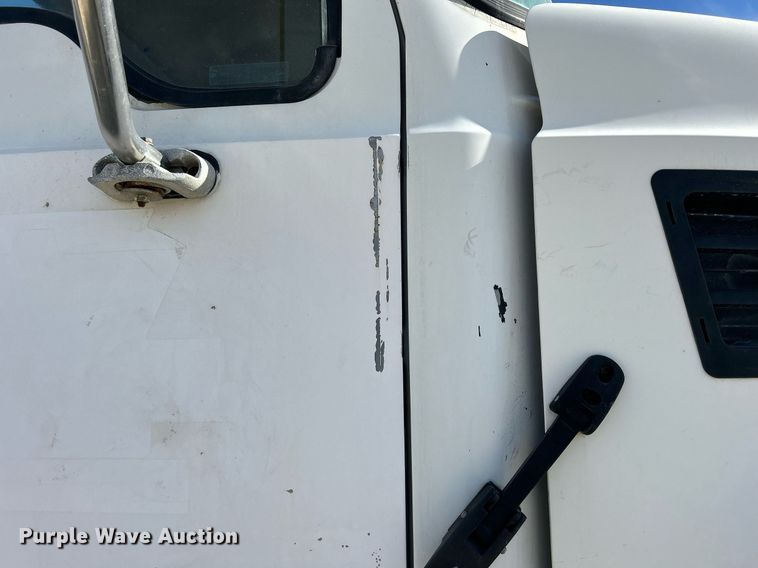 image for item EV9400 2004 Mack CV513  ready mix truck