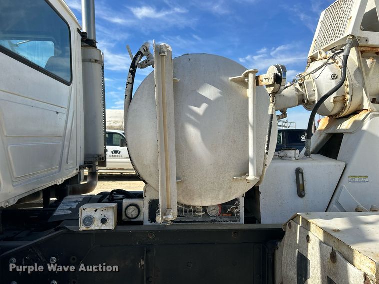 image for item EV9400 2004 Mack CV513  ready mix truck