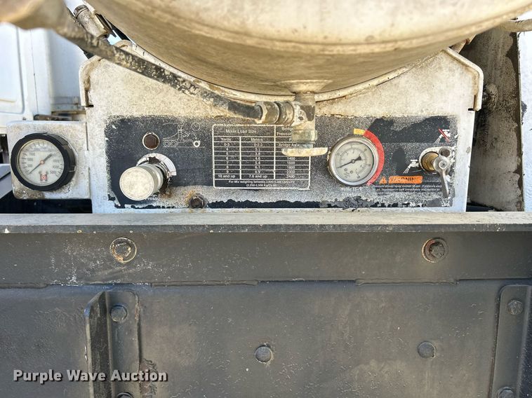 image for item EV9400 2004 Mack CV513  ready mix truck