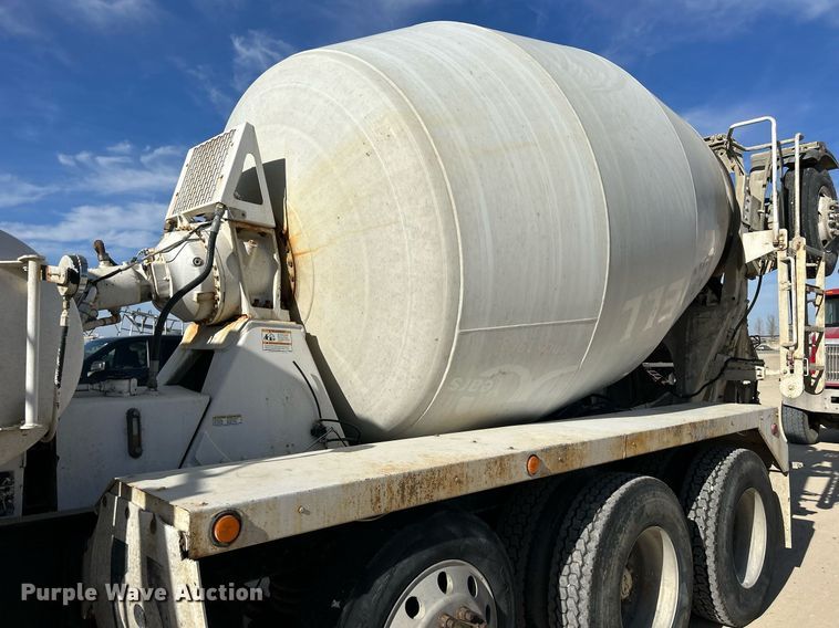 image for item EV9400 2004 Mack CV513  ready mix truck