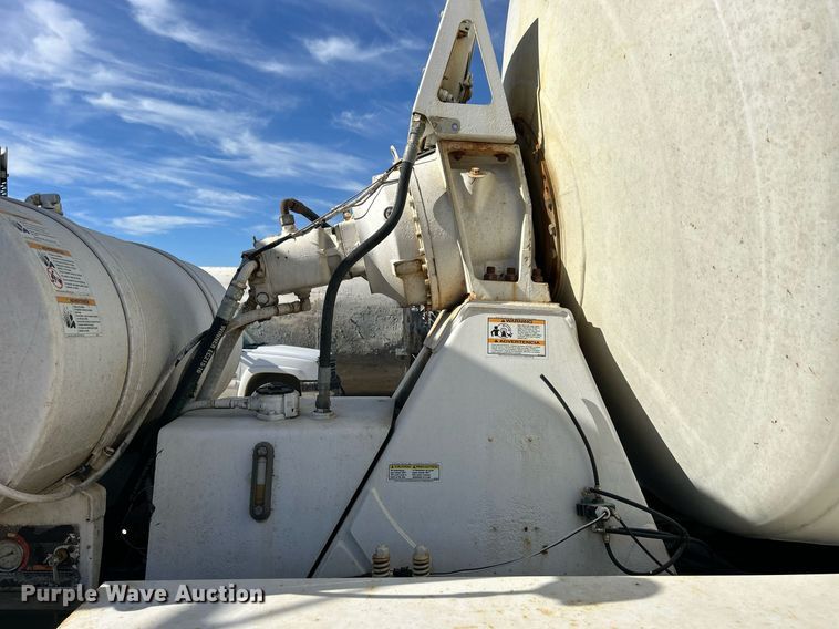 image for item EV9400 2004 Mack CV513  ready mix truck