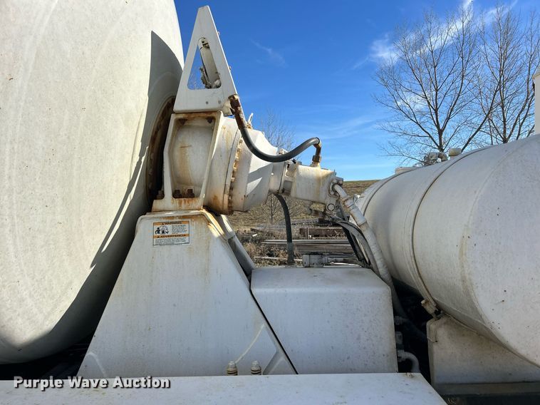 image for item EV9400 2004 Mack CV513  ready mix truck