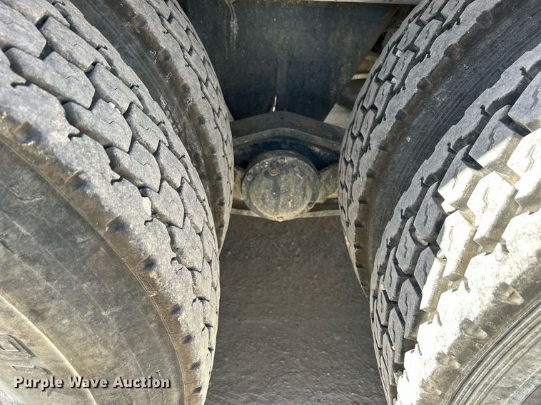 image for item EV9400 2004 Mack CV513  ready mix truck