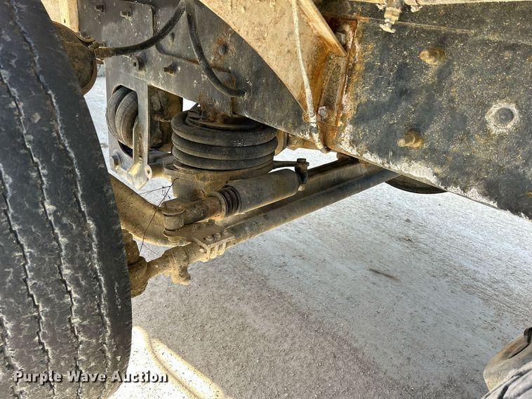 image for item EV9400 2004 Mack CV513  ready mix truck