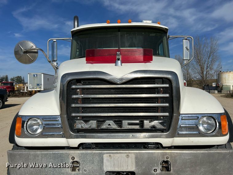 image for item EV9400 2004 Mack CV513  ready mix truck