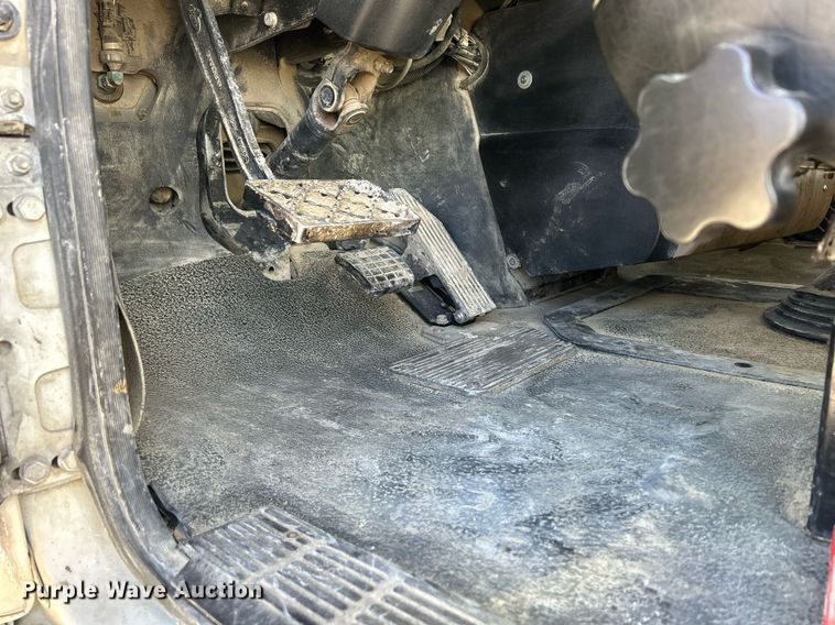 image for item EV9400 2004 Mack CV513  ready mix truck