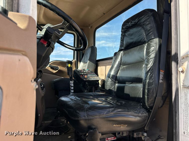 image for item EV9400 2004 Mack CV513  ready mix truck