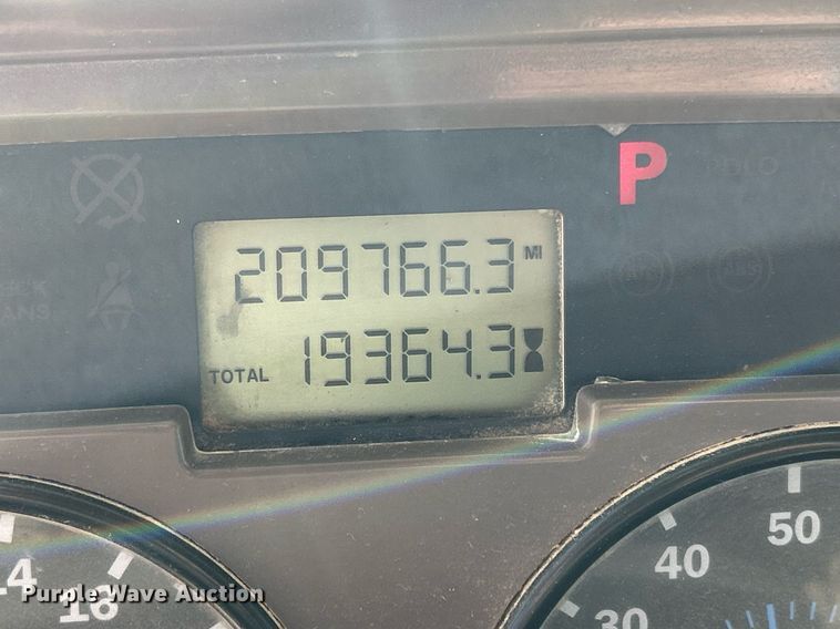 image for item EV9400 2004 Mack CV513  ready mix truck