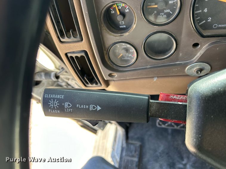 image for item EV9400 2004 Mack CV513  ready mix truck