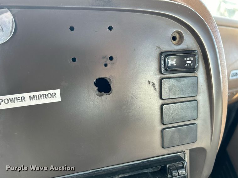 image for item EV9400 2004 Mack CV513  ready mix truck