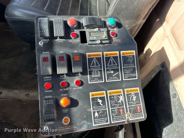 image for item EV9400 2004 Mack CV513  ready mix truck