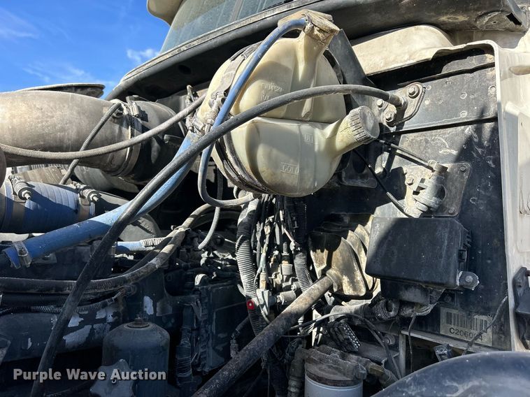 image for item EV9400 2004 Mack CV513  ready mix truck