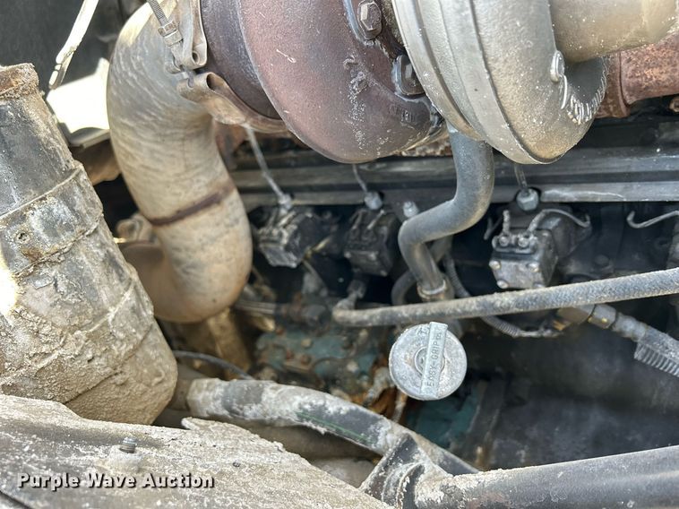 image for item EV9400 2004 Mack CV513  ready mix truck