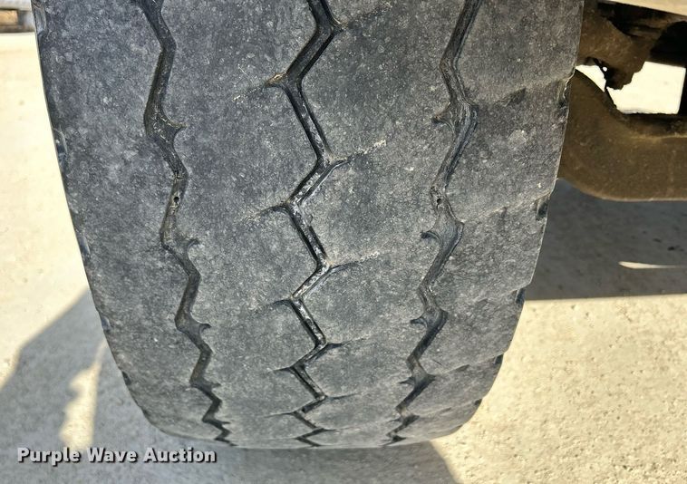 image for item EV9400 2004 Mack CV513  ready mix truck