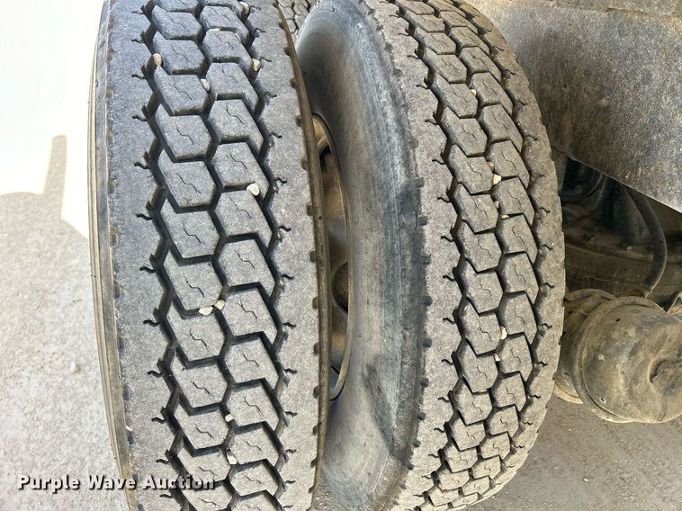 image for item EV9400 2004 Mack CV513  ready mix truck