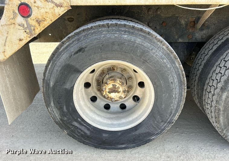 image for item EV9400 2004 Mack CV513  ready mix truck