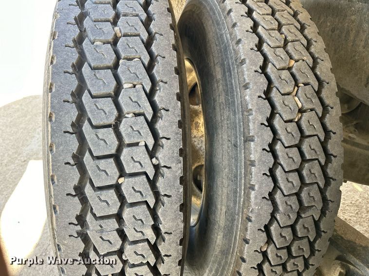 image for item EV9400 2004 Mack CV513  ready mix truck