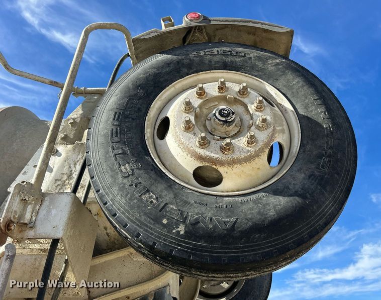 image for item EV9400 2004 Mack CV513  ready mix truck