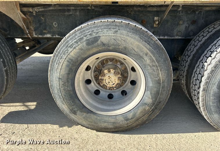 image for item EV9400 2004 Mack CV513  ready mix truck