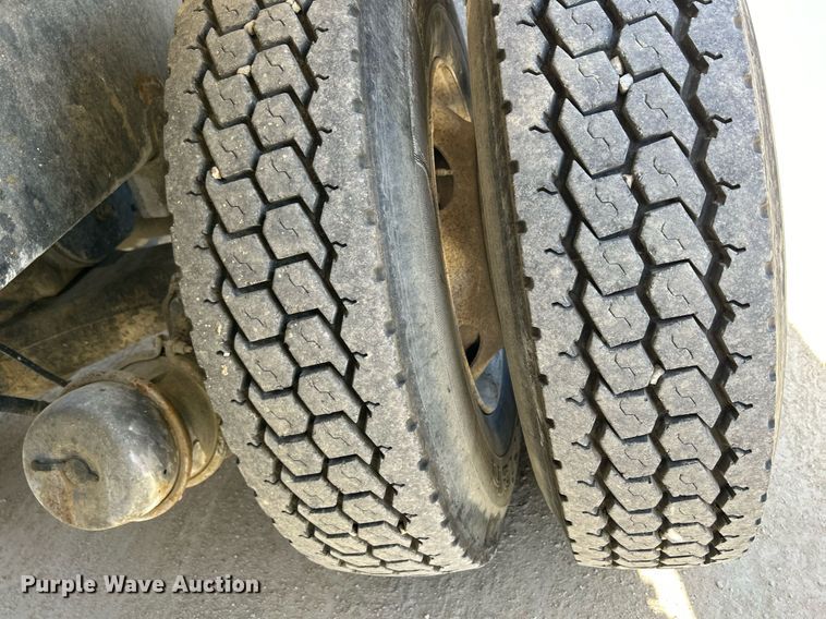 image for item EV9400 2004 Mack CV513  ready mix truck