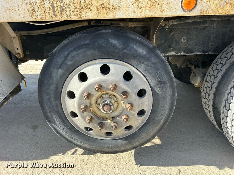 image for item EV9400 2004 Mack CV513  ready mix truck