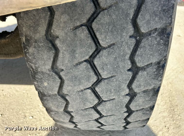 image for item EV9400 2004 Mack CV513  ready mix truck