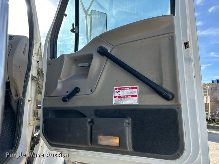 image for item EV9401 2003 Sterling LT9500  ready mix truck